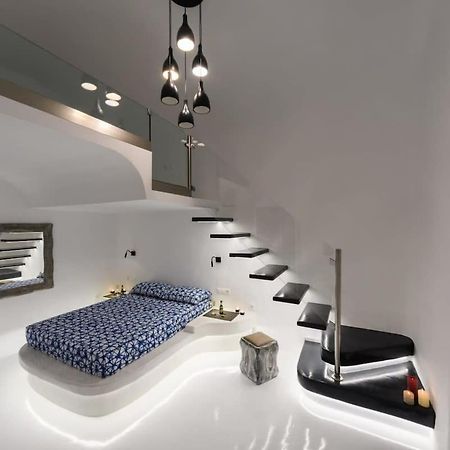 Santorini Traditional Apt With Private Hot Tub Fira (Santorini) Exterior foto