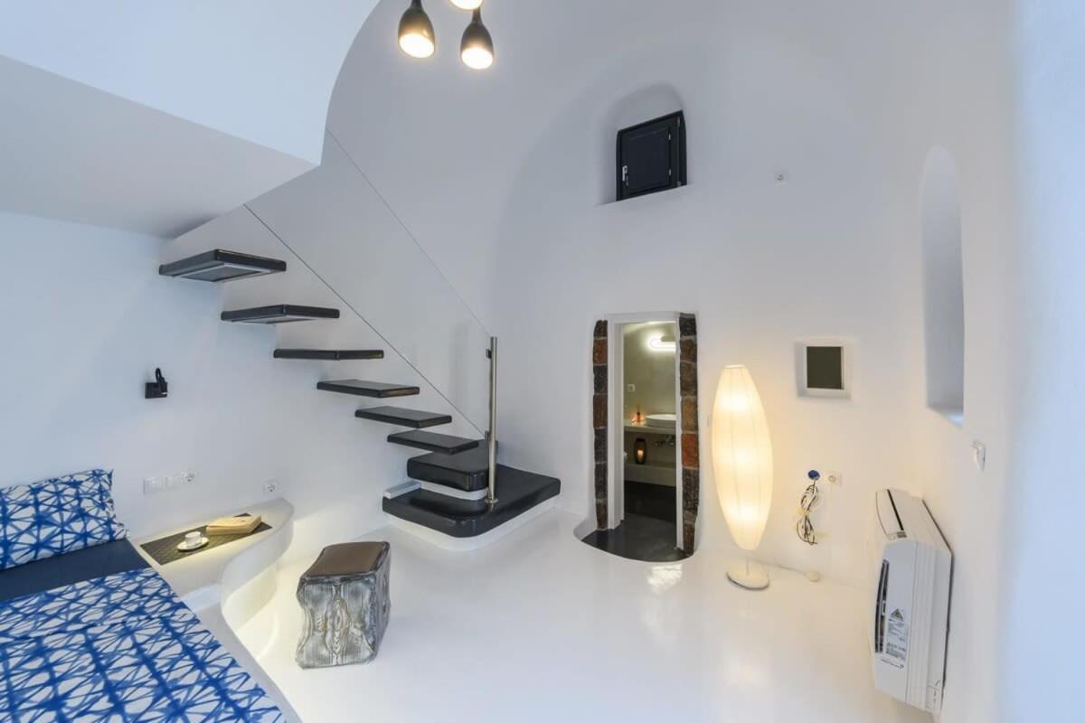Santorini Traditional Apt With Private Hot Tub Fira (Santorini) Exterior foto