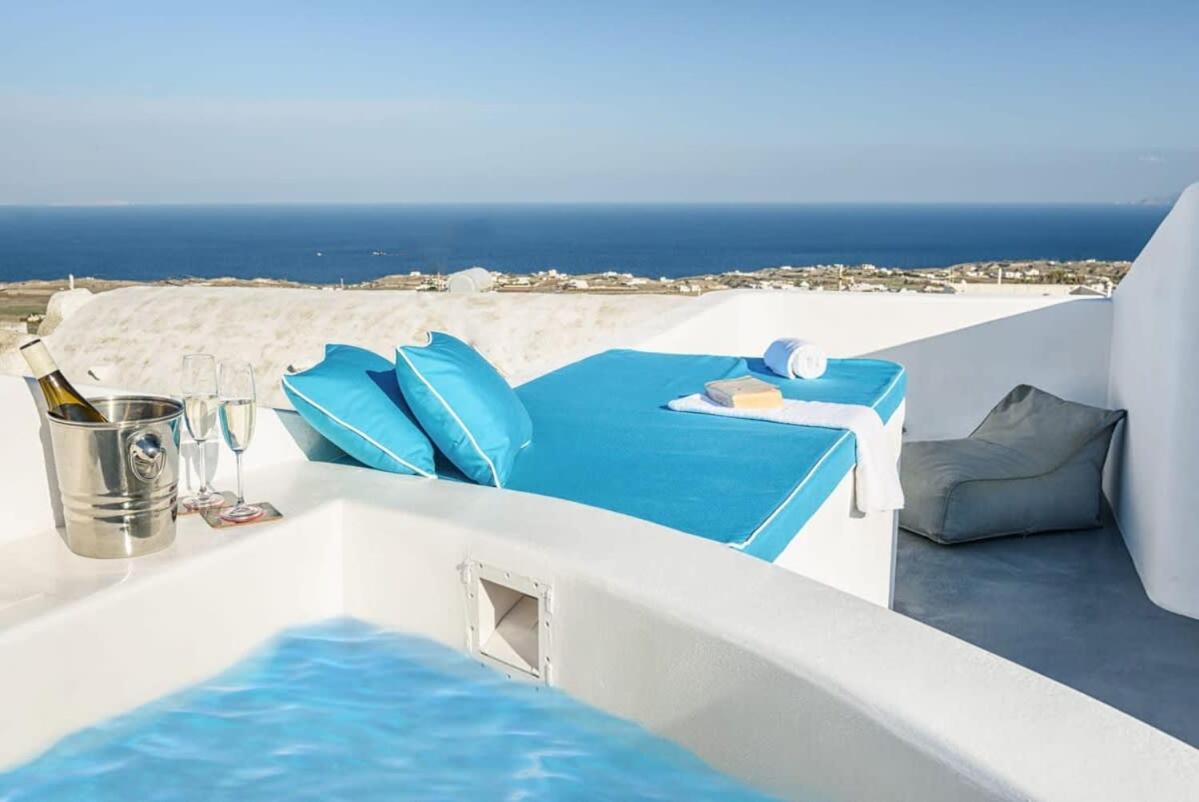 Santorini Traditional Apt With Private Hot Tub Fira (Santorini) Exterior foto