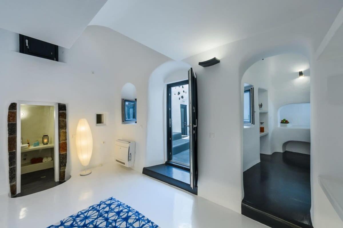 Santorini Traditional Apt With Private Hot Tub Fira (Santorini) Exterior foto