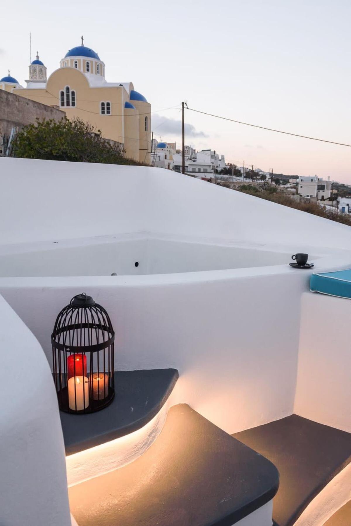 Santorini Traditional Apt With Private Hot Tub Fira (Santorini) Exterior foto