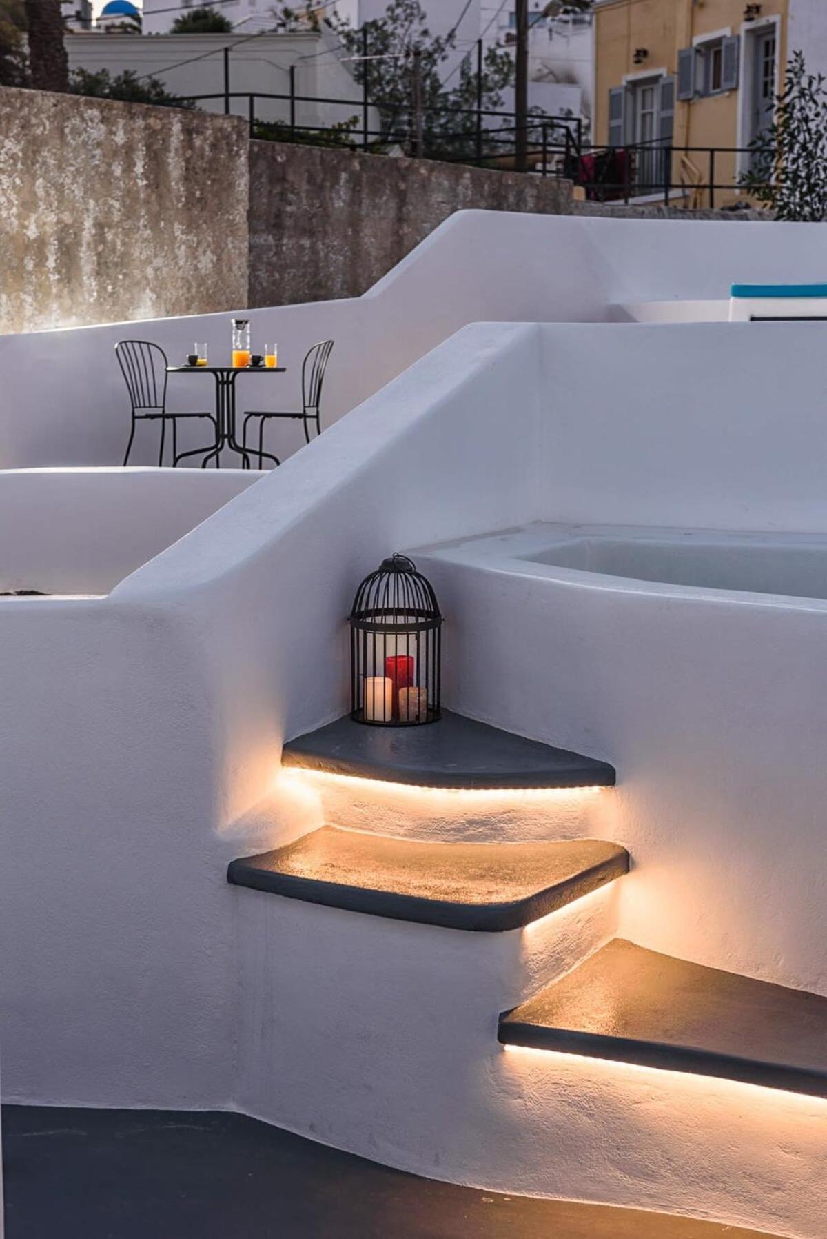 Santorini Traditional Apt With Private Hot Tub Fira (Santorini) Exterior foto